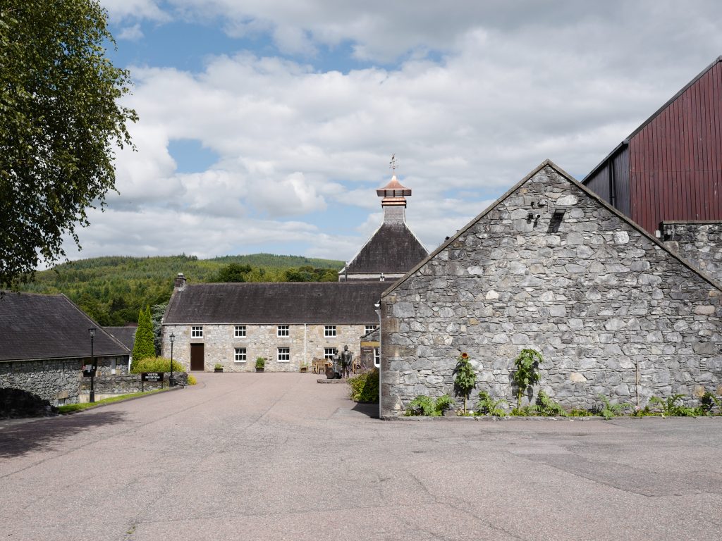 glenfiddich-distillery-01