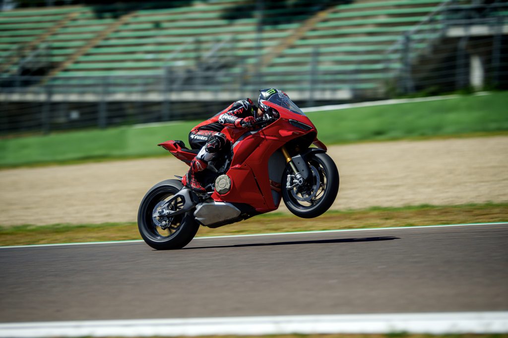 my25_panigale_v4s-05