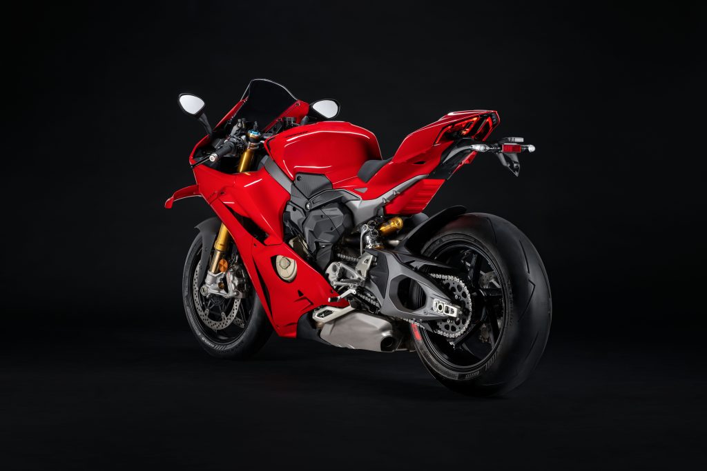 my25_panigale_v4s_statics-12